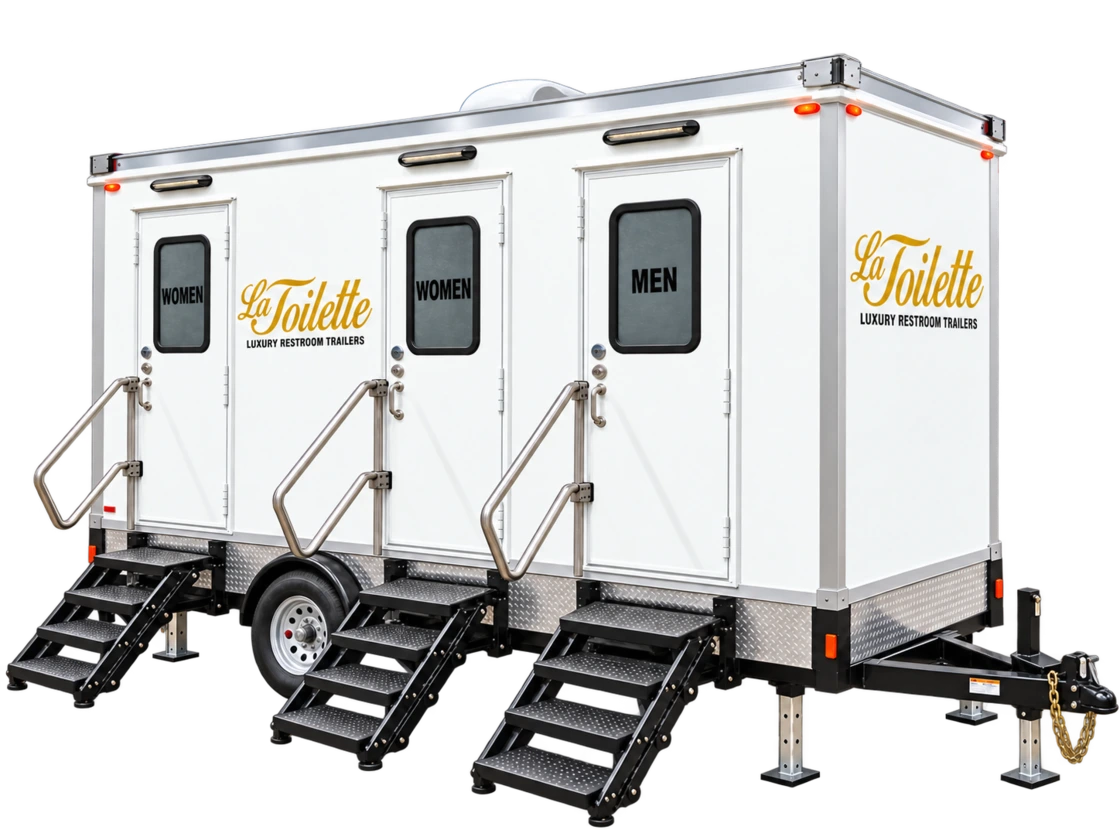The three-station La Toilette trailer with its stairs down